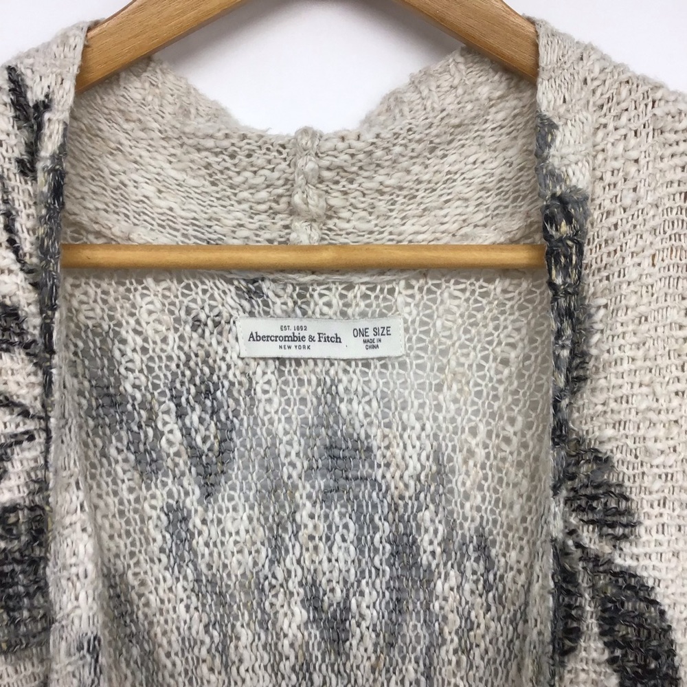 Abercrombie & Fitch White Gray Floral Open Front Loose Knit Cardigan - Picture 2 of 15